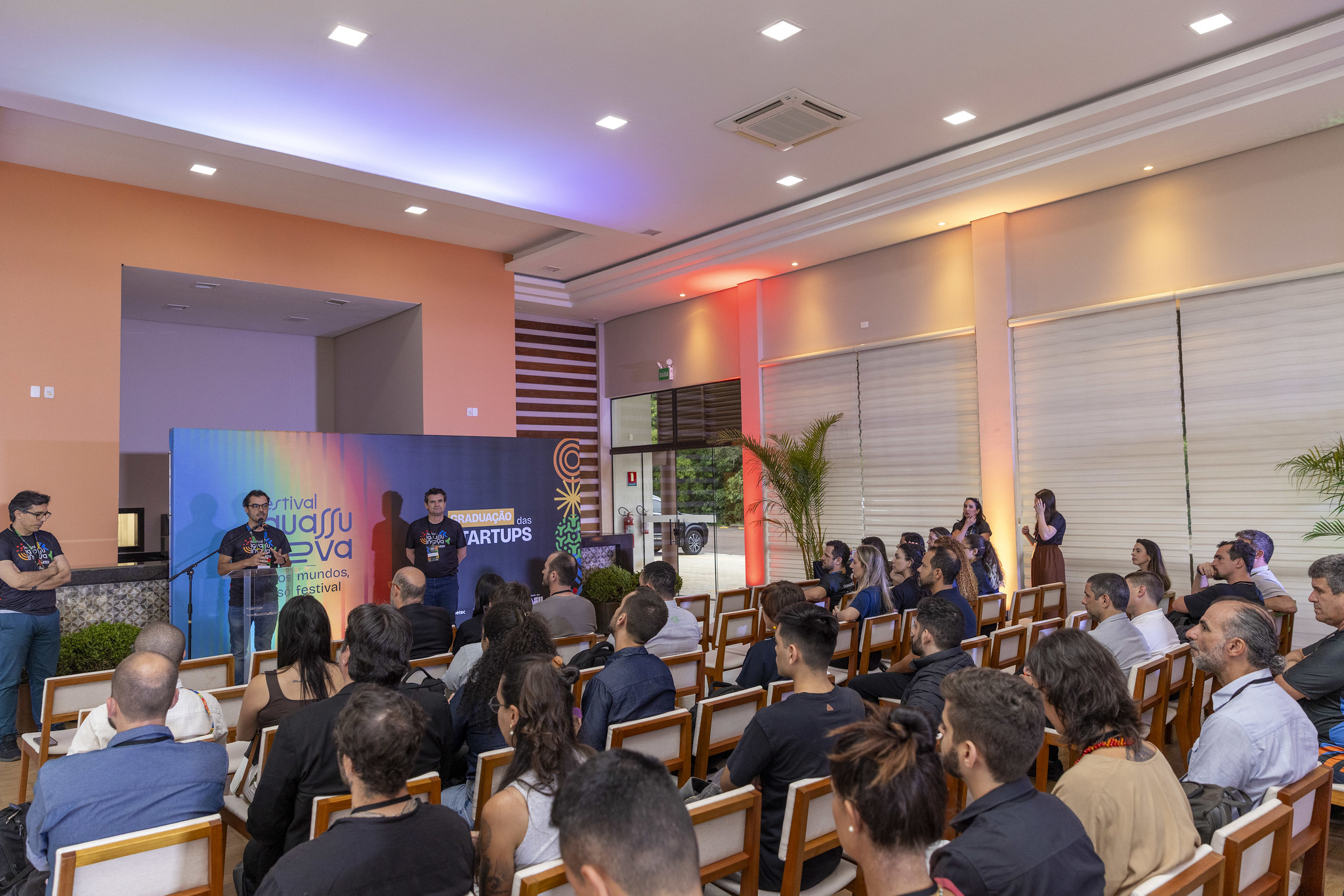 Exposição e Pitch de Startups na Vila de Negócios